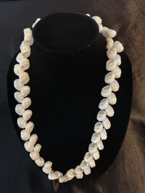 Vintage Shell Lei White Snail Shell Necklace
